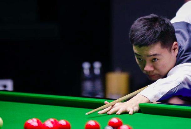 的舞台上 的舞台上