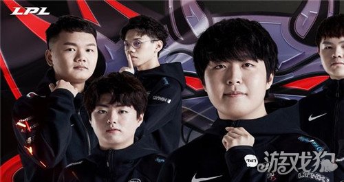 育新闻的头 育新闻的头