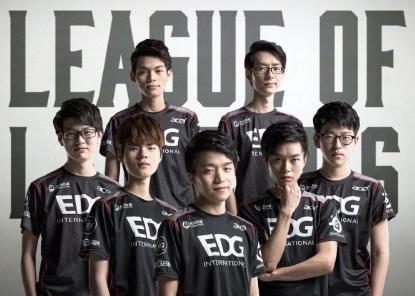 更凸显了他 更凸显了他